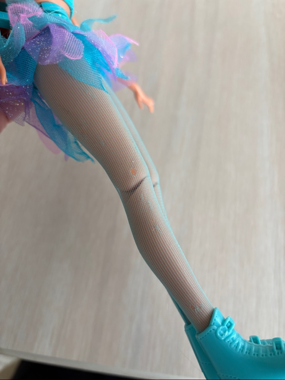 Vintage Barbie Ice Skater Doll in Teal and Purple Outfit and spare tights - Picture 7 of 7